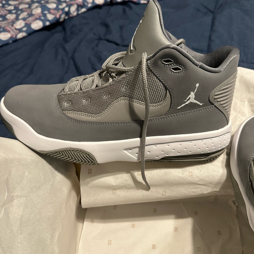 Men's Jordan Max Aura 2 - Picture 6 of 7